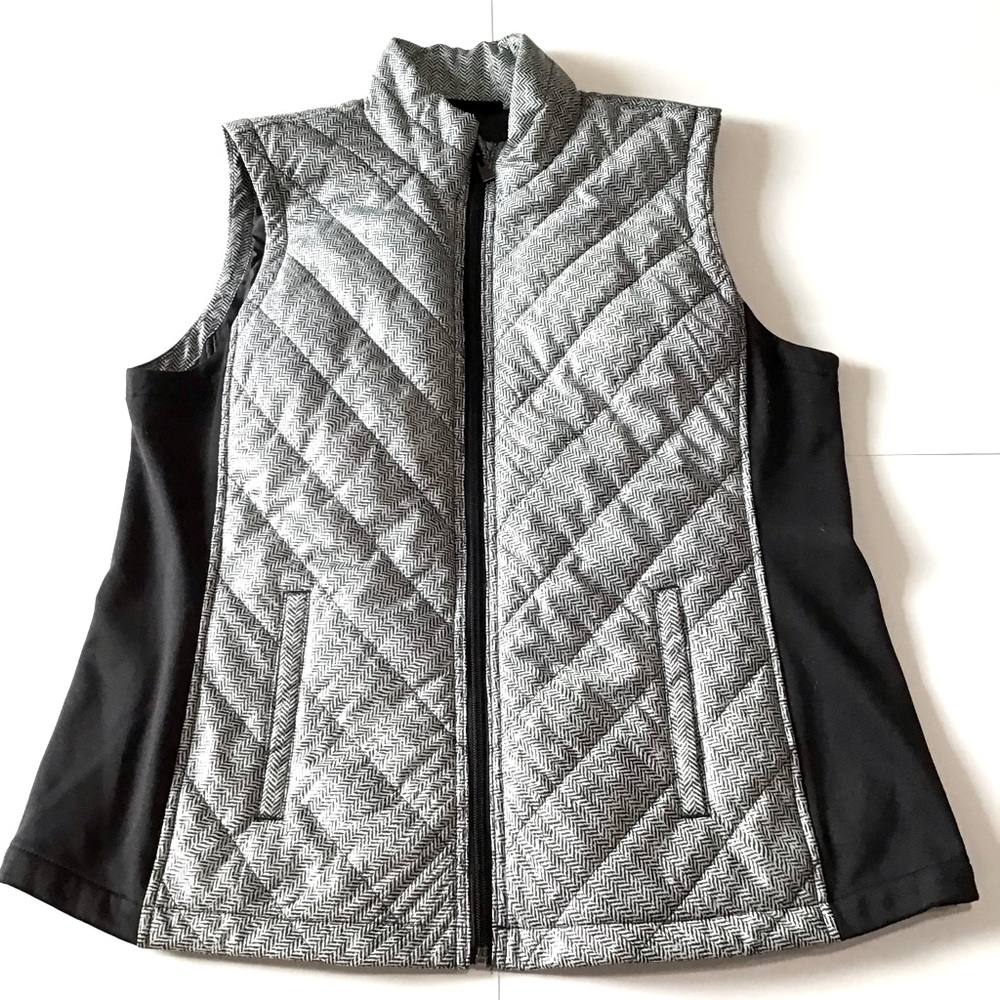 Activology Vest Womens M Black White Quilted Herringbone Activewear Warm Outdoor